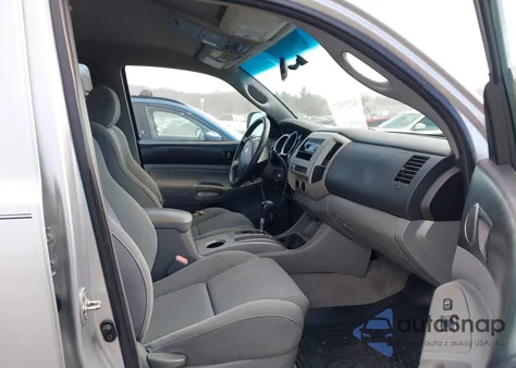 2008 Toyota Tacoma Base V6 z USA, uszkodzony, nr VIN 3TMLU42N18M019568